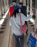 王星女友很标致叫嘉嘉告白公司上班求救案牍获